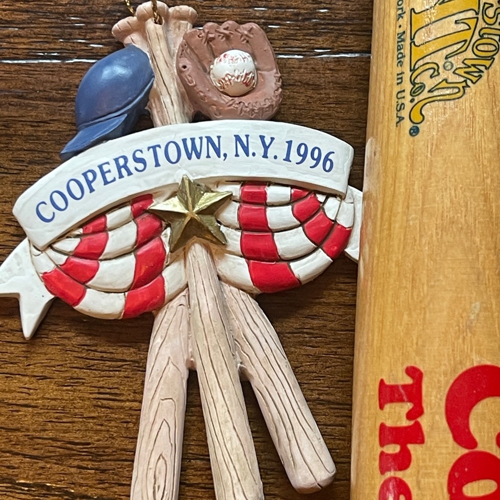 Cooperstown ornament & mini bat